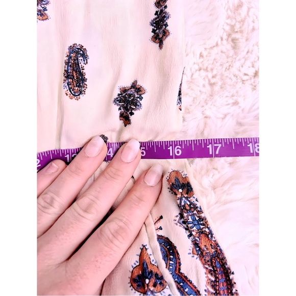 GUC Kendall & Kylie Romper Size XS Zip Up Back & Lace Front Minimal Wear - Picture 10 of 12